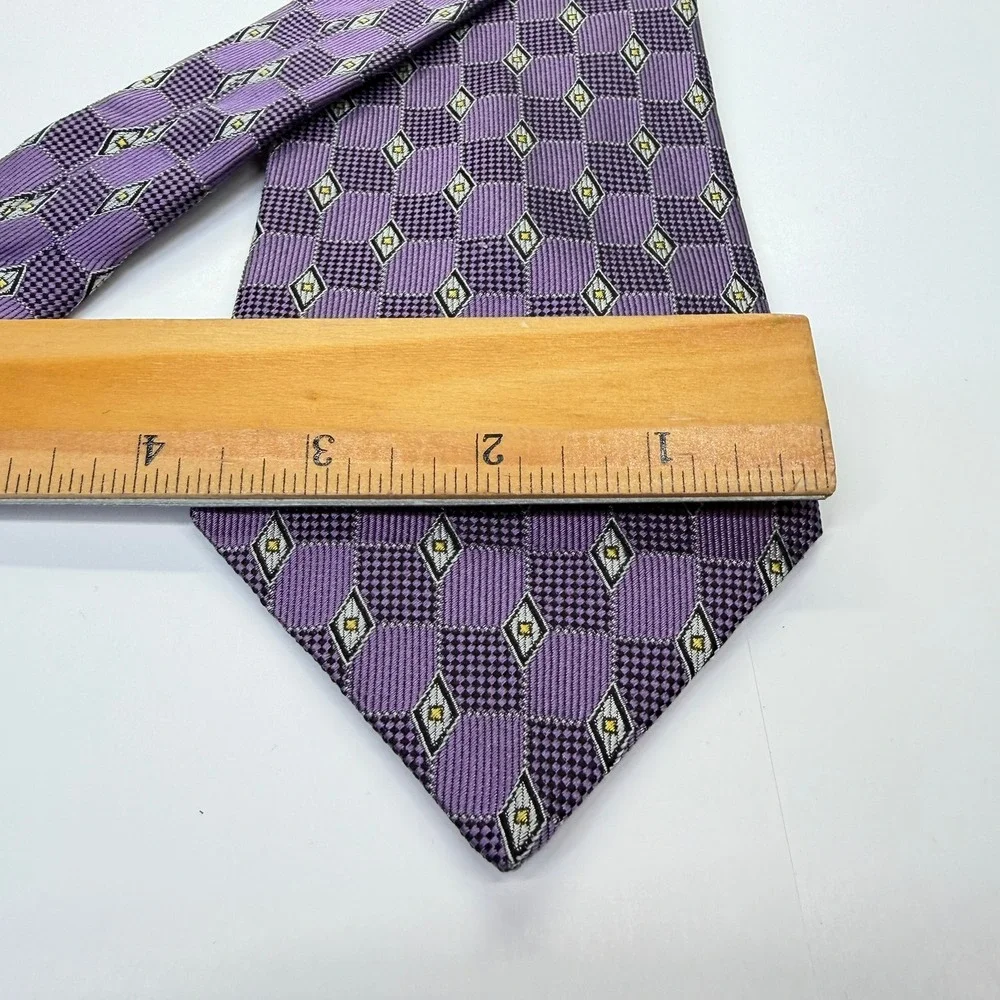 Jos‎ A Bank Mens Silk Tie Purple Geometric Diamond Pattern Made in Italy 60x3.75